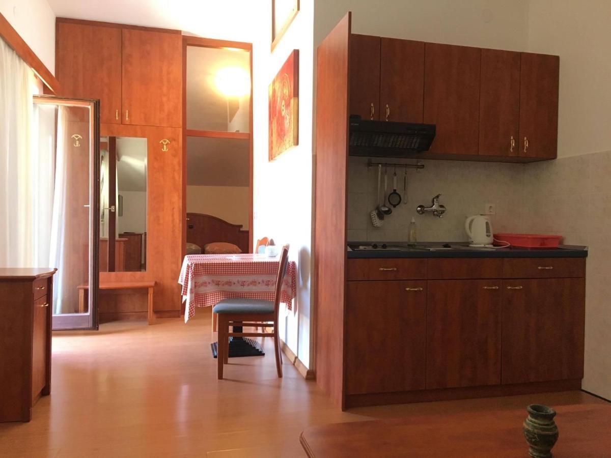 Villa Siga Мали Стон Екстериор снимка