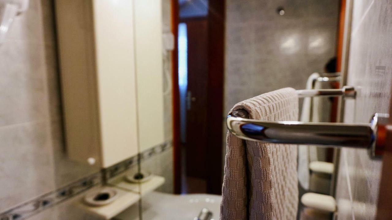 Villa Siga Мали Стон Екстериор снимка