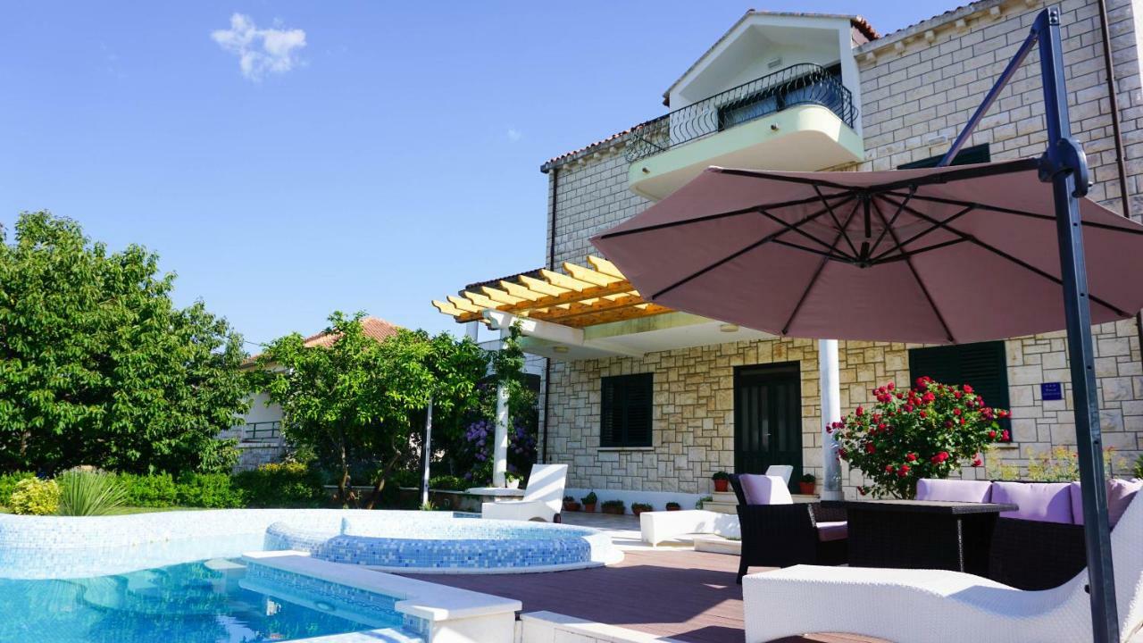 Villa Siga Мали Стон Екстериор снимка