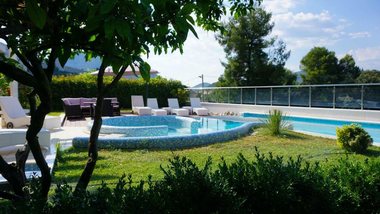 Villa Siga Мали Стон Екстериор снимка
