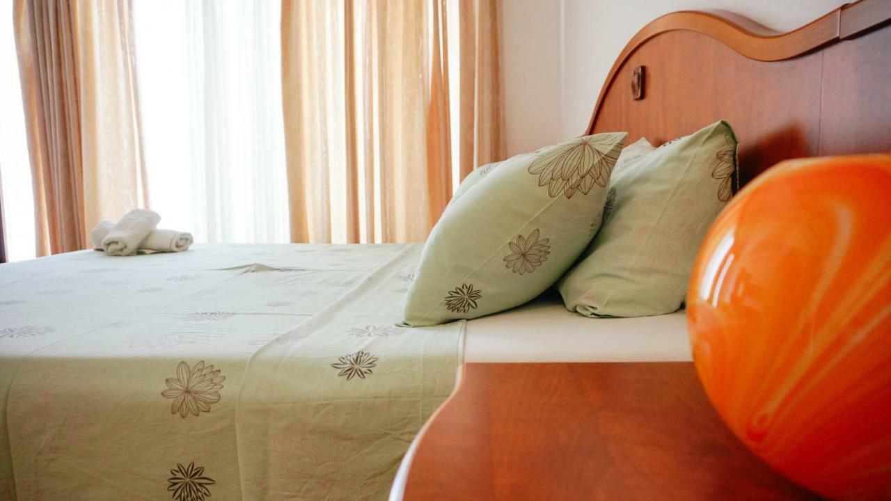 Villa Siga Мали Стон Екстериор снимка